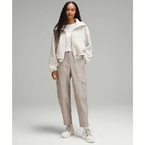 Lululemon Neutral Minimalist Light Utilitech Cargo Pocket High-Rise Pant Size 33